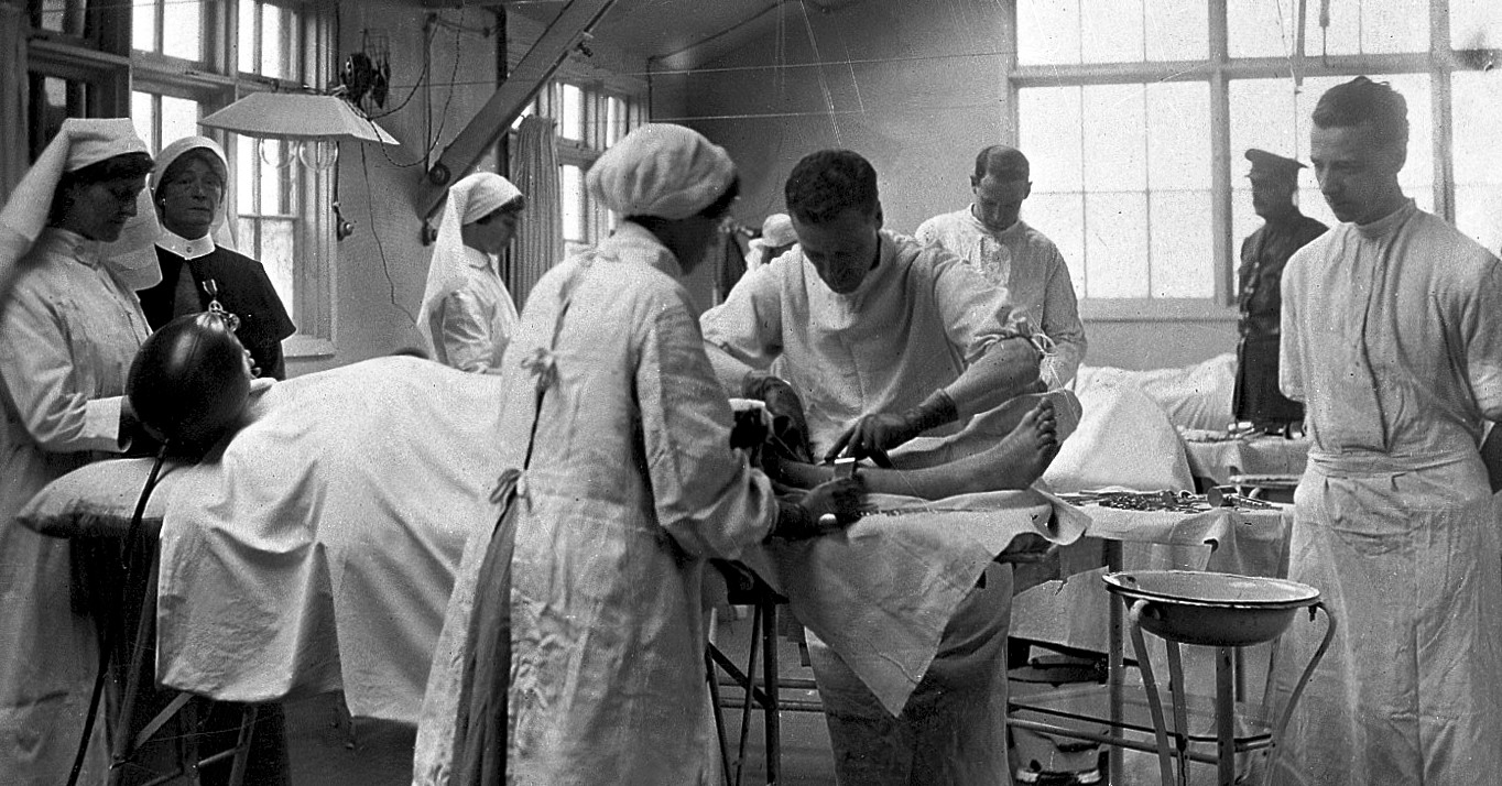 World War I surgery on wounded soldier's leg